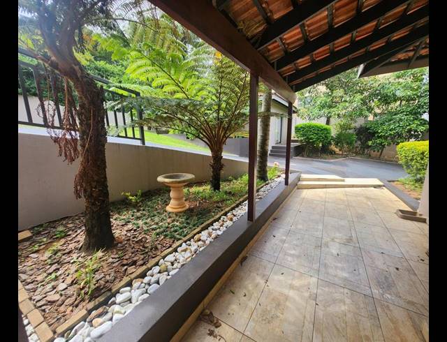 8 BEDROOM HOUSE FOR SALE IN SHAKA'S ROCK